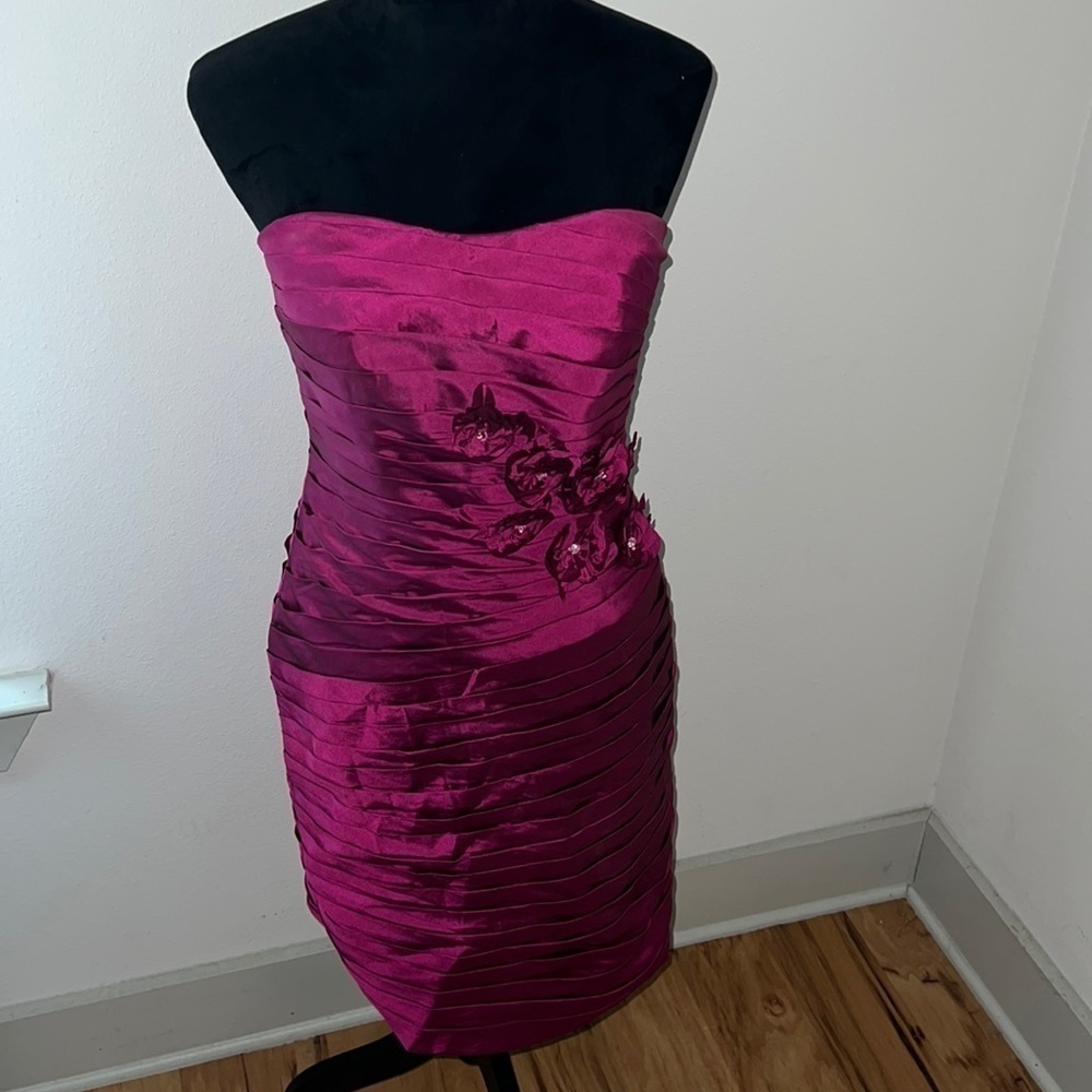 Angelina Faccenda‎ Style#20263 Berry pleated strapless dress flower detail Sz 10